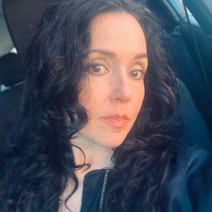 Meet your Posher, Lara